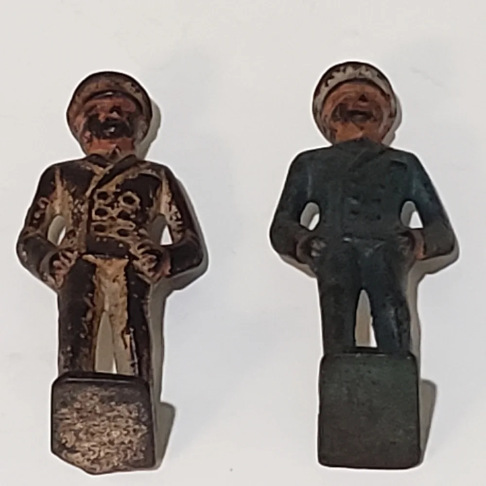 Set of 2 Vintage Metal Figures - Picture 4 of 5